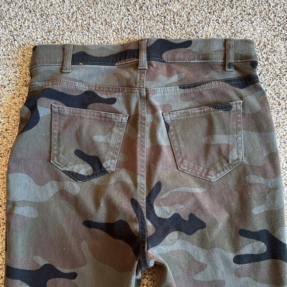 Time and Tru Camo Jeggings Size Small EUC - Picture 5 of 7
